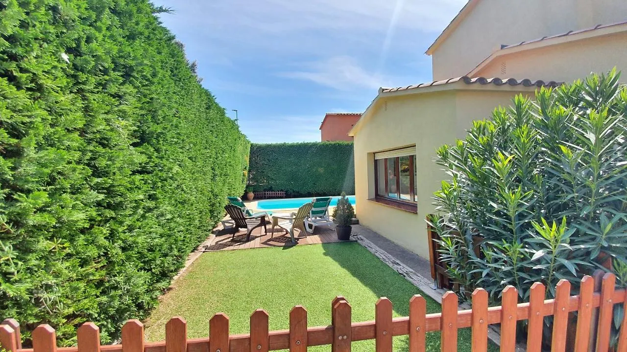 Villa Pals Carles Piscina Spain